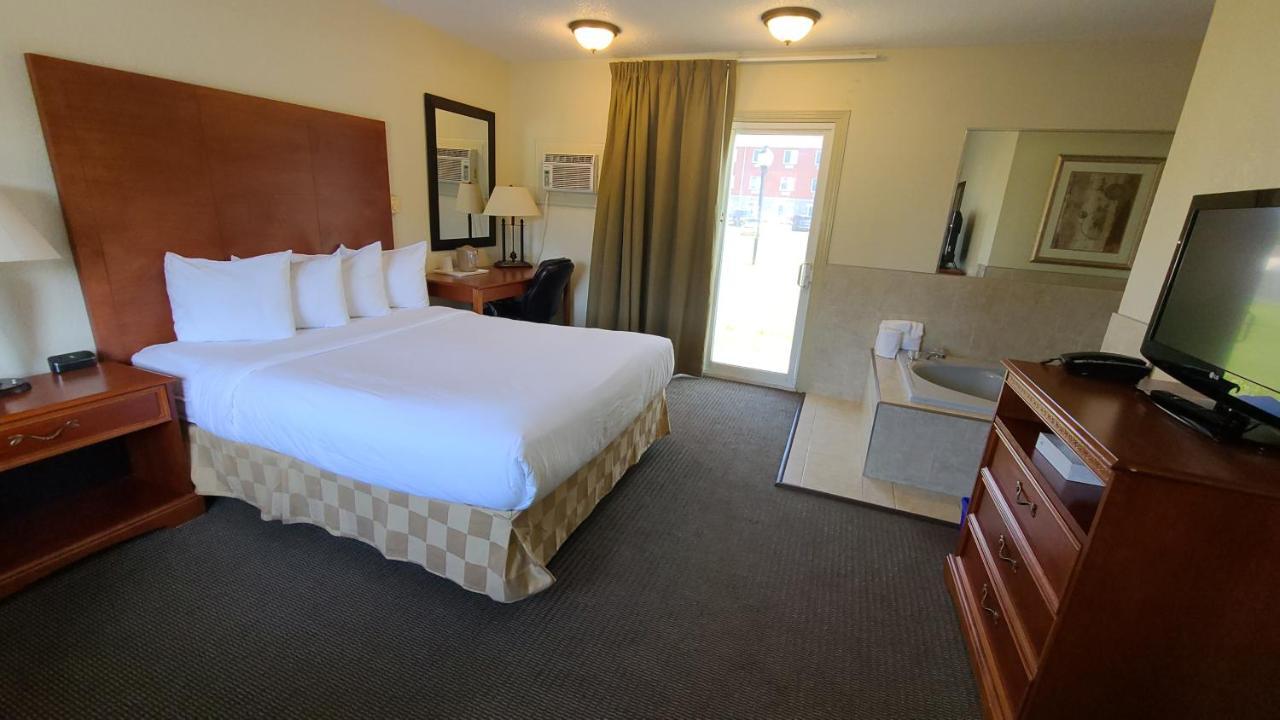 Travelodge By Wyndham גאנאנוק מראה חיצוני תמונה